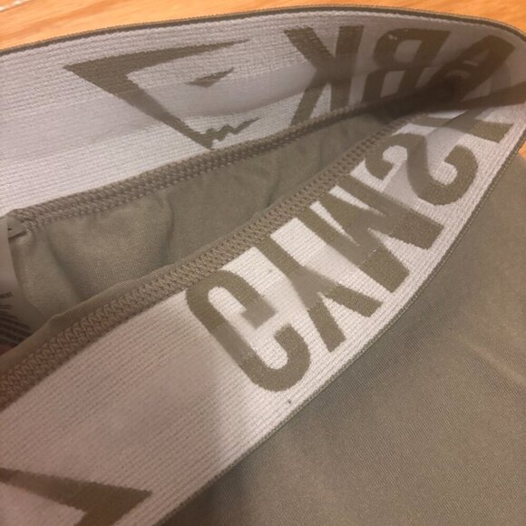 Gymshark Women's Green Seamless CROP Workout Legging Logo Waist Band Size XS - Picture 6 of 7